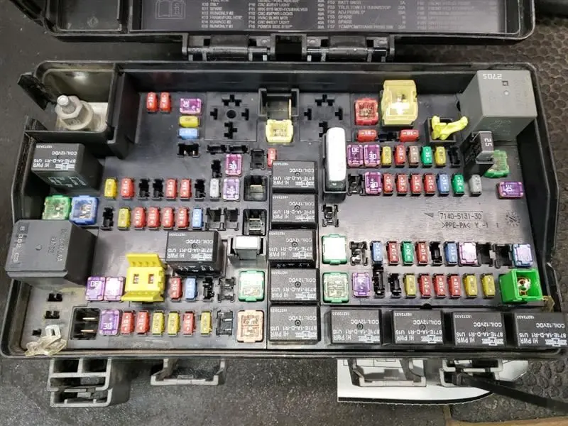 Totally Intellegent Power Distribution Center (Ipdc). Part Number 68366000Ad 2