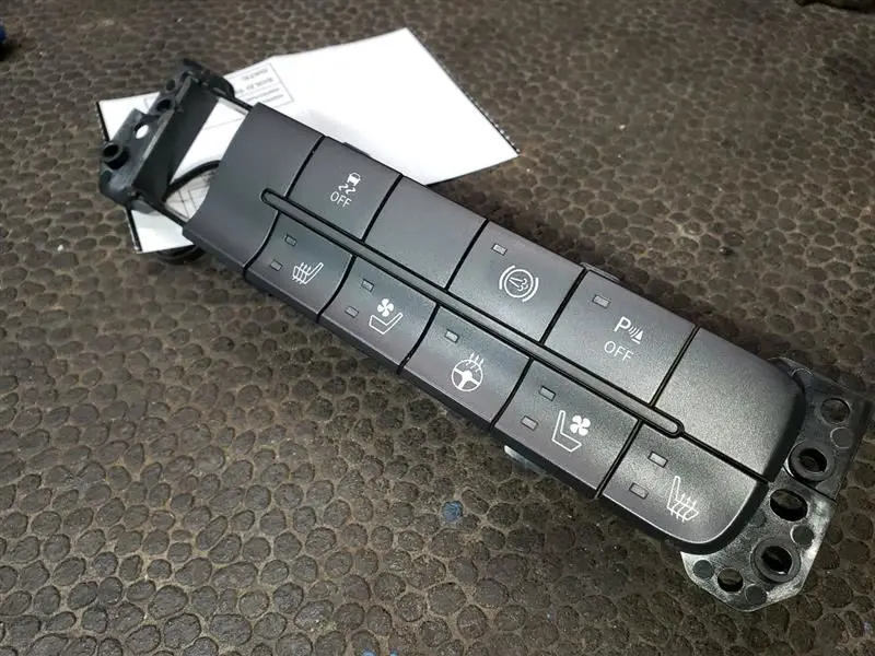 2014 Ram3500 Instrument Panel Switches. Part Number 56054531Aa 1