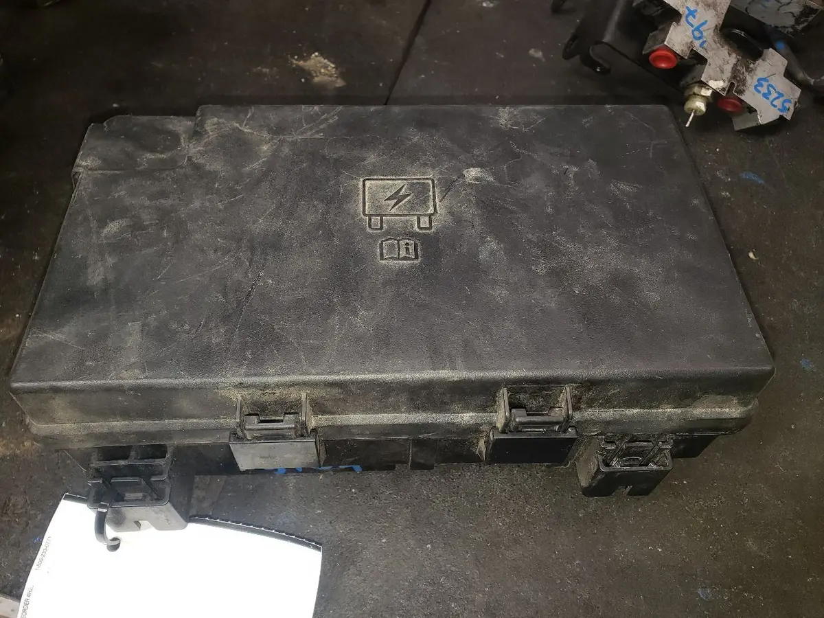 2014 Ram 3500 Totally Intergrated Power Module (Tipm). Part Number 68237160Aa 1