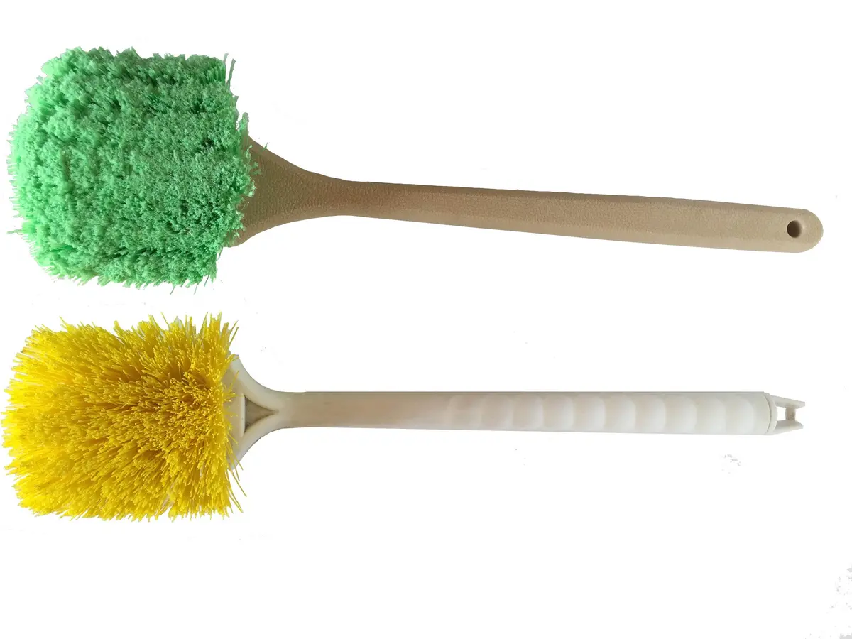 Long Handle Fender Brush 1