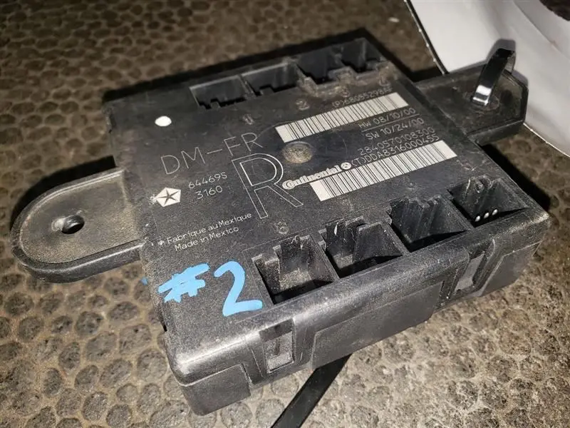 2011 Dodge Ram1500 Passenger Door Module. Part Number 68055298Af 1