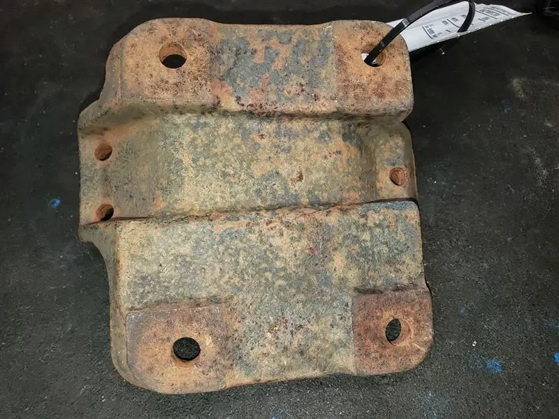 Ram2500 5.7L V8 Passenger Side Engine Mount Bracket. Part Number 52021138Aa 2