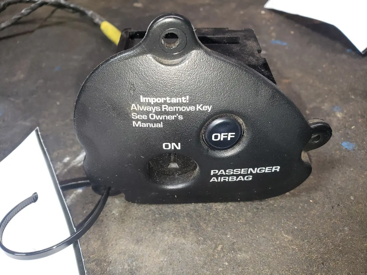 2001 Ram 2500 Dash Mounted Srs Switch. Part Number 56045227Ab 1