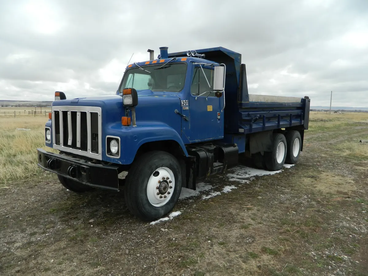 S 2500 86 International Dump Truck 1