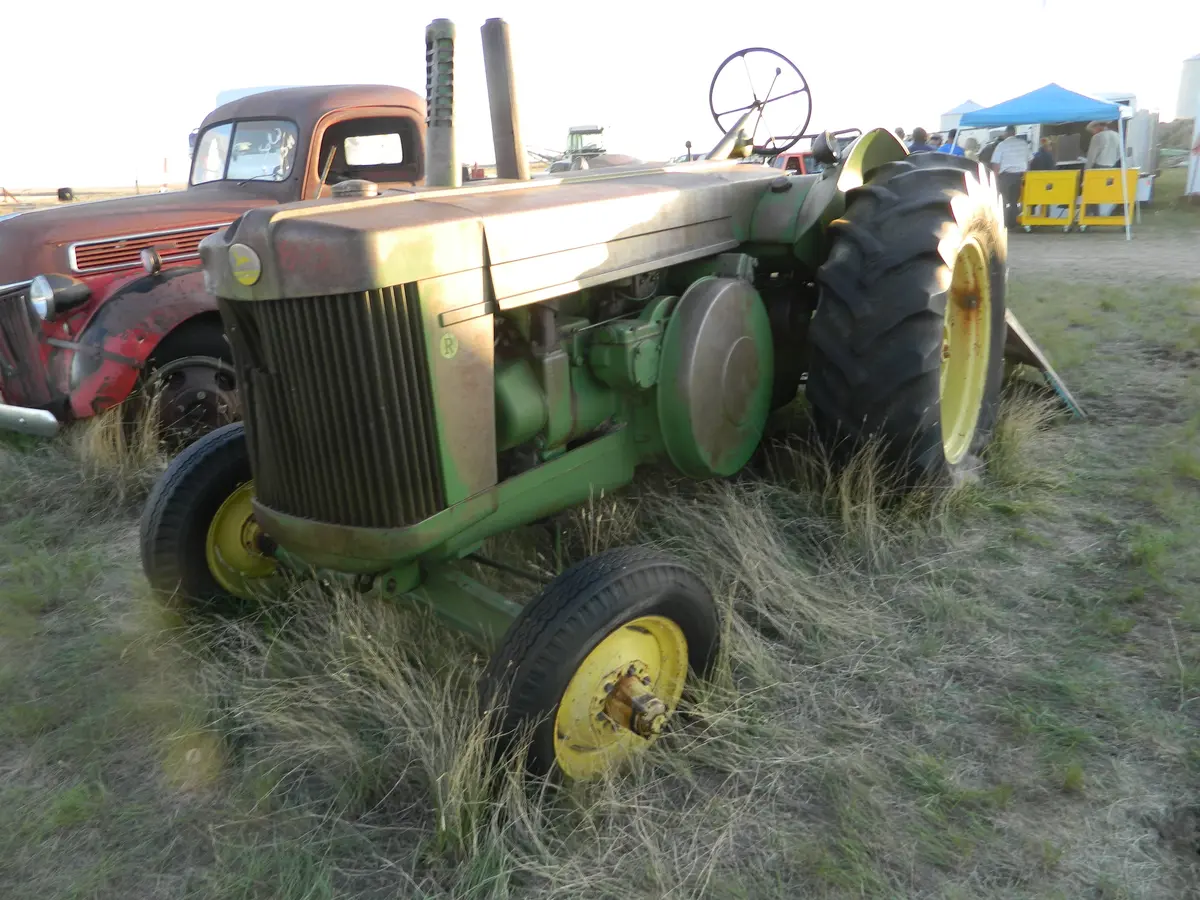 John Deere R Model 1
