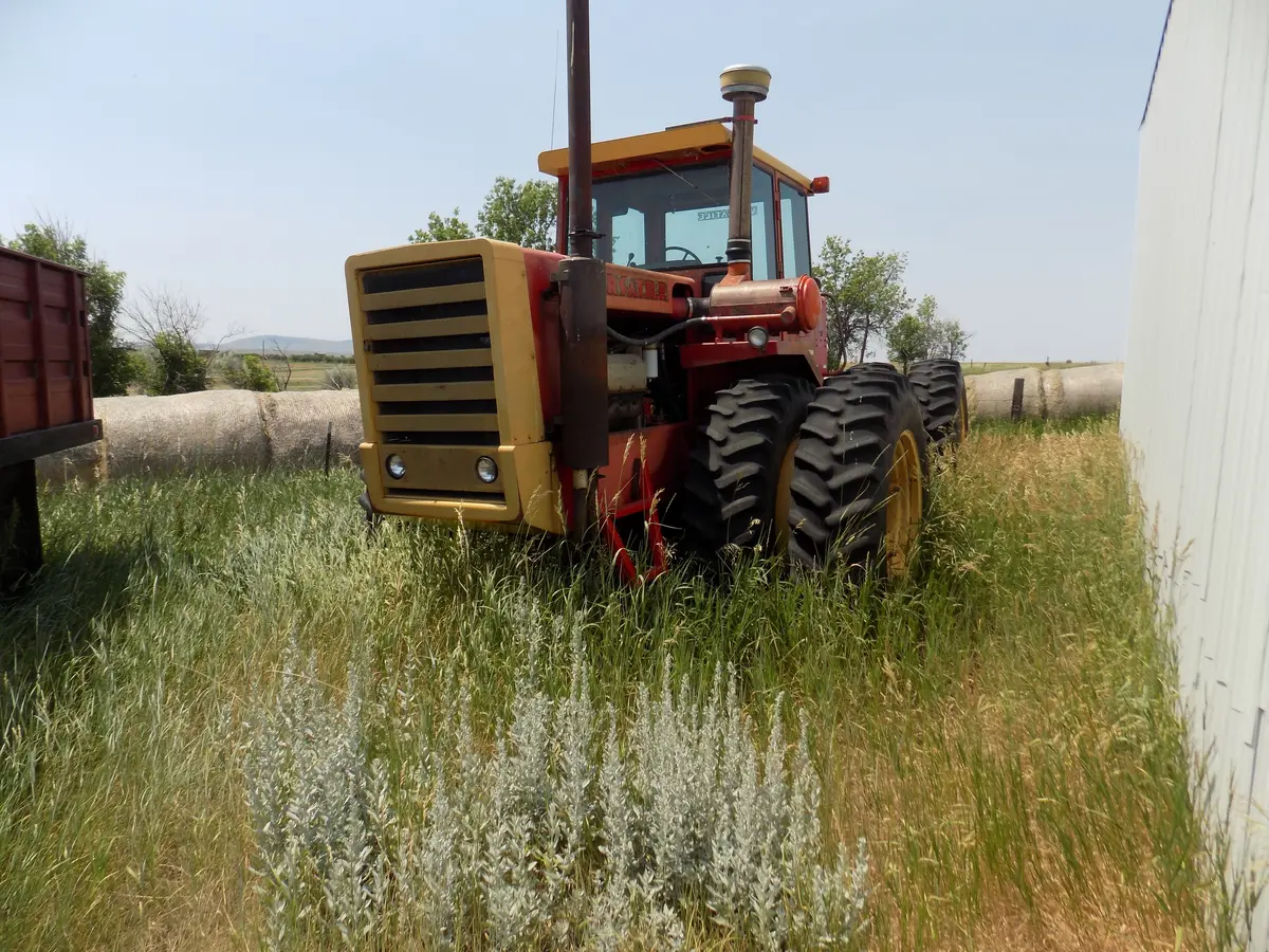 700  Versitile Tractor 1