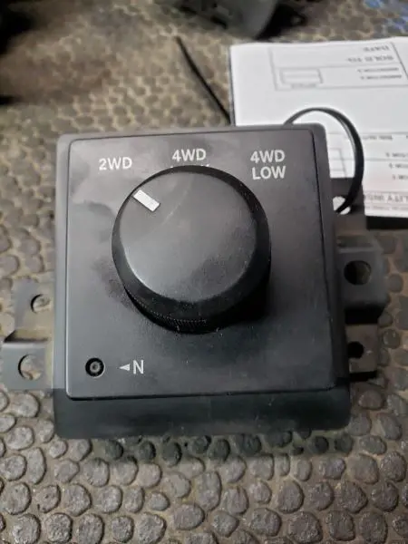 2007 Dodge Ram1500 4Wd Dash Switch. Part Number 56049674Ae 1