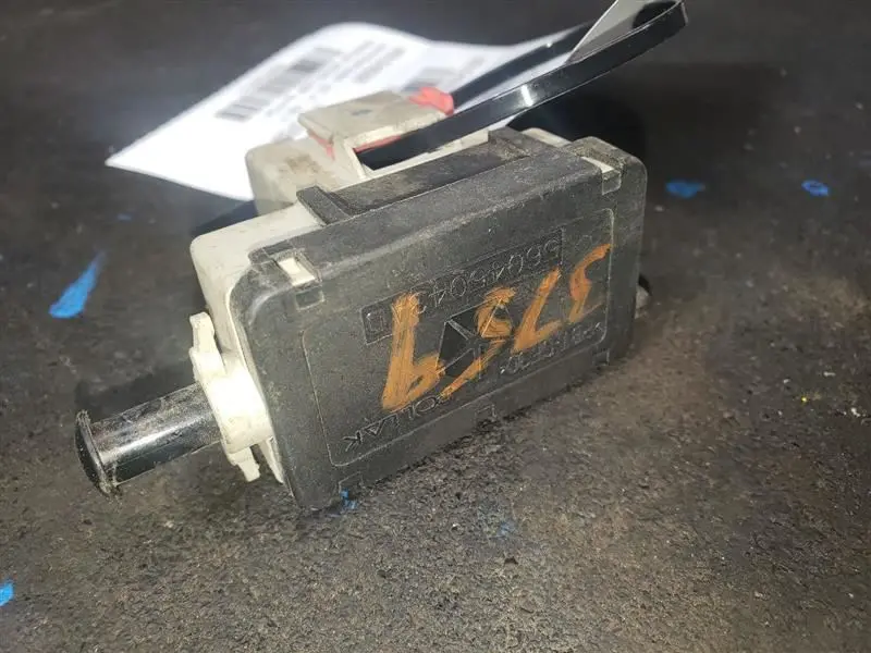 2000 Dodge Durango Brake Lamp Switch. Part Number 5604503Ad 1