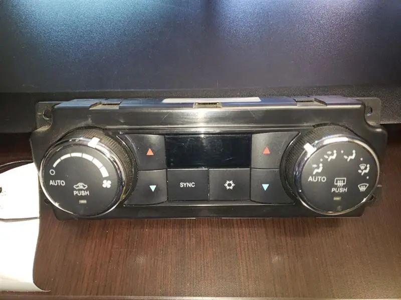 2010 Dodge Ram2500 Dual Zone Temp Controls. Part Number 68090629Ab 1
