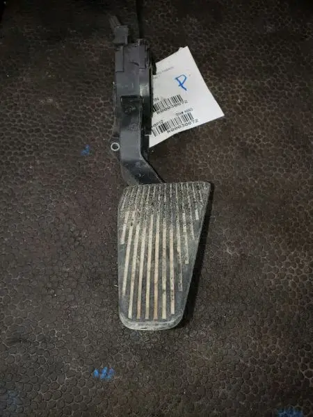 2012 Ram4500 Accelerator Pedal With Tps. Part Number 68043161Aa 2