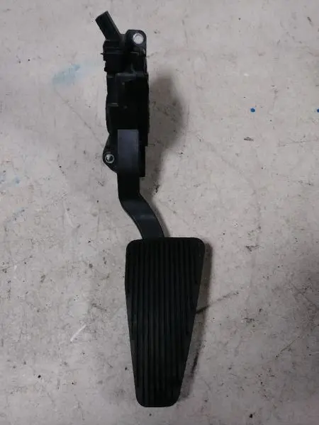 2012 Ram4500 Accelerator Pedal With Tps. Part Number 68043161Ab 2