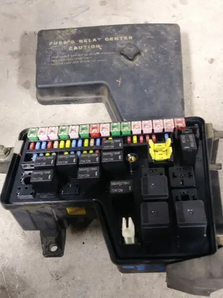 2003 Dodge Ram1500 Power Distribution Center. Part Number 56045433Ai 1