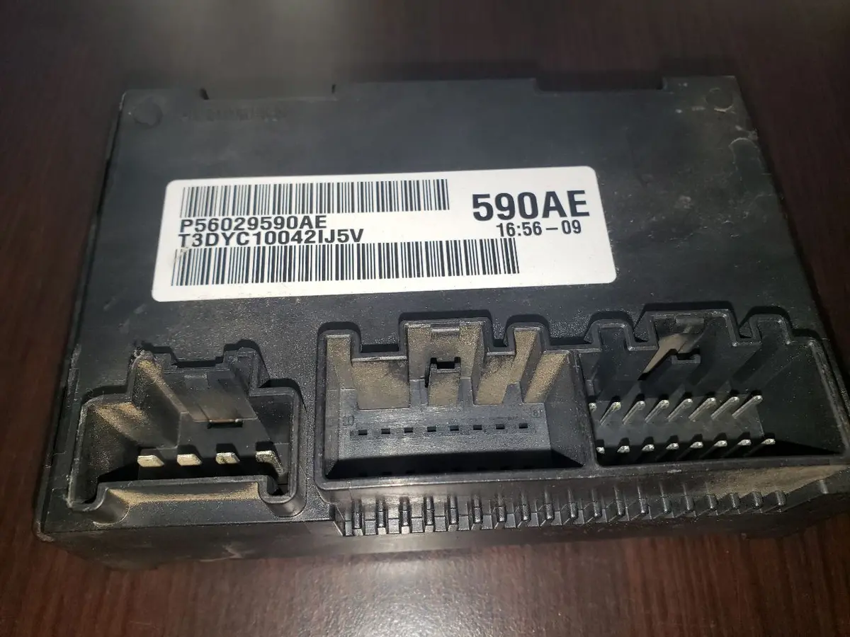 2014 Ram 3500 Transfer Case Shift Module. Part Number 56029590Ae 1