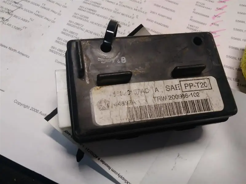 2002 Ram Timing And Control Body Control Module (Bcm). Part Number 56020175Ac 1