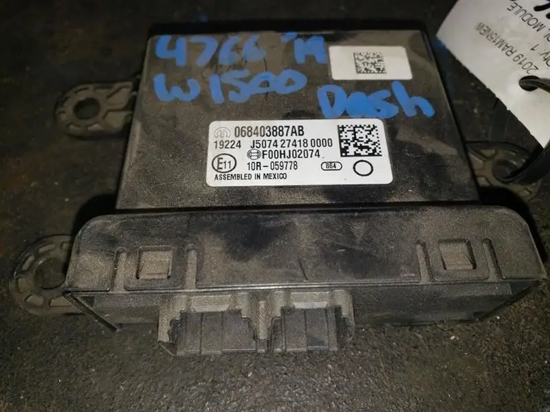 Dodge Ram1500 (New Body Style) Gateway Control Module. Part Number 68403887Ab 1