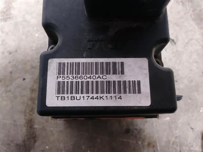 2004 Dodge Ram1500 Rear Wheel Abs Unit. Part Number 55366040Ac 1