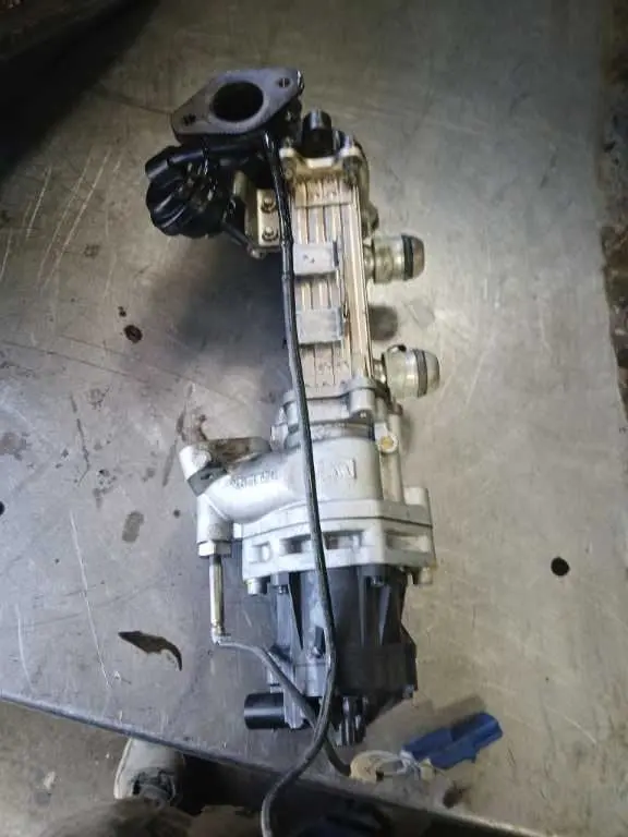 2015 Ram 1500 Eco-Diesel Egr Cooler. Part Number 68239570Ab 1