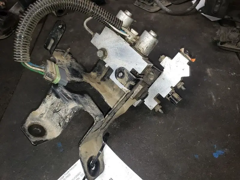 2000 Dodge Ram2500 Rear Wheel Anbti-Lock Brake Unit. Part Number 5015526Ab 1