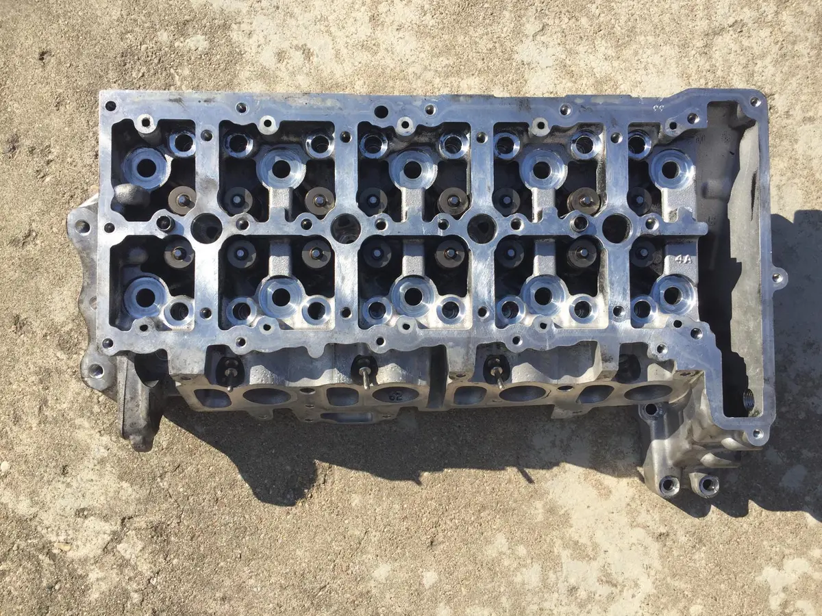 Cylinder Head Toyota Rav-4 Rav4 Avensis 2.0 Diesel Engine Code 2Ww Part Number 7812608 1