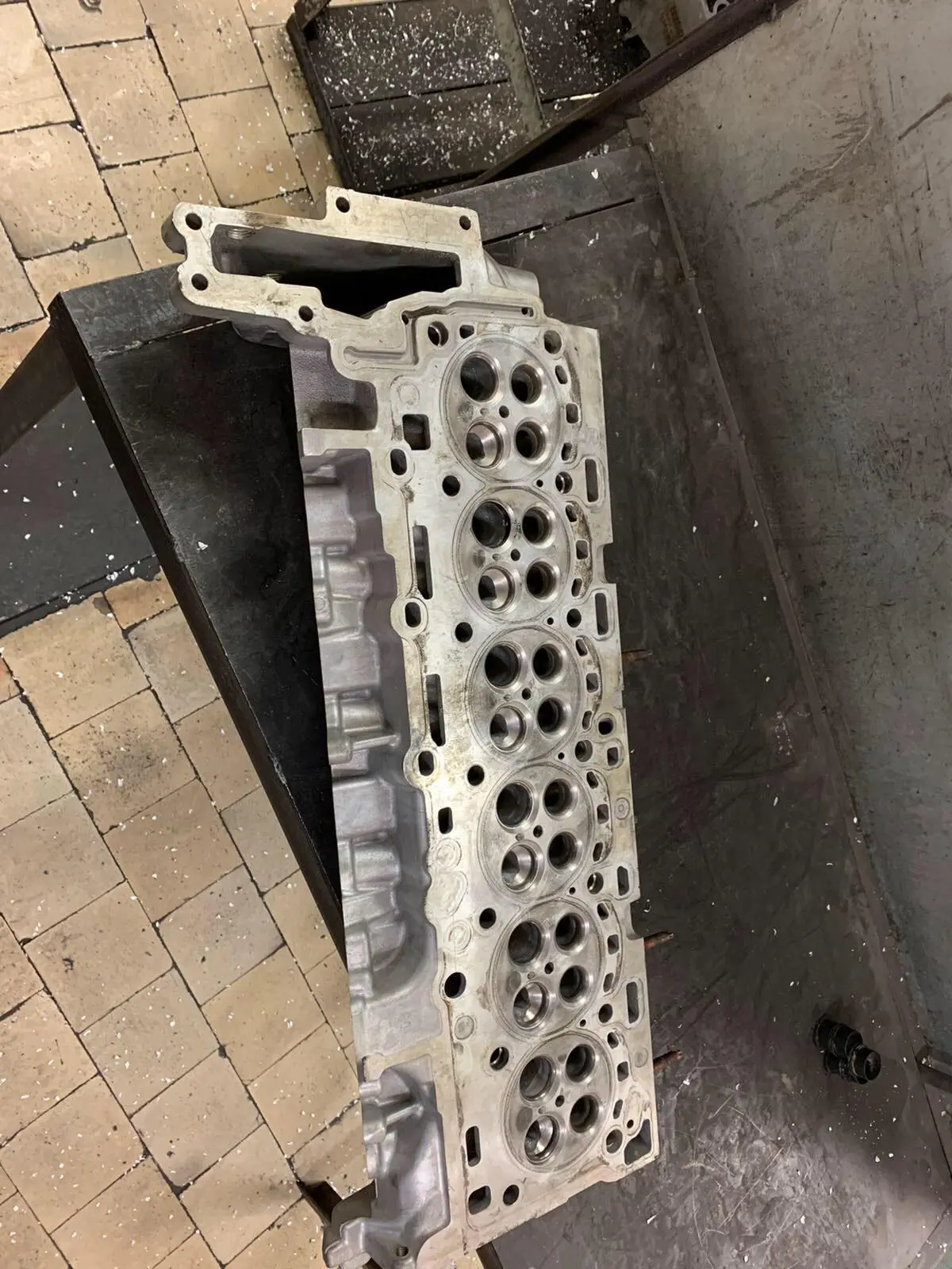 Refurbished Cylinder Head 8515145 For Bmw M50d N57d30c Engine Part Numbers 11128573401 11128506591 N57x 5 7 X5 X6 Series M50dx F10 F11 M550dx F01 Lci 750Dx X5 E70 Lci F15 M50dx X6 E71 F16 M50dx 1