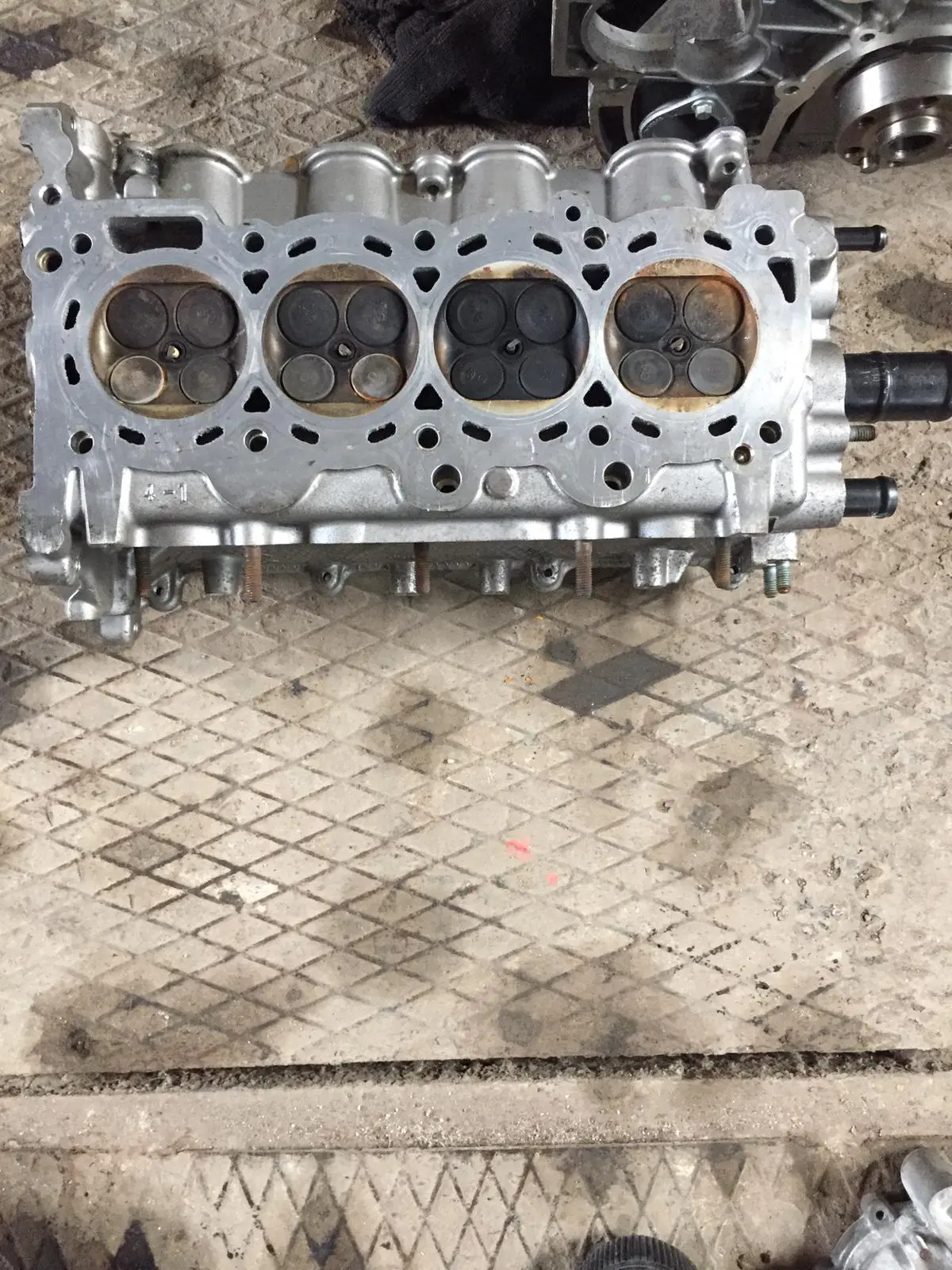 Cylinder Head 22111-03241 For Kia Rio G4la Engine 1.2 1,2 1.25 1,25 Petrol 1