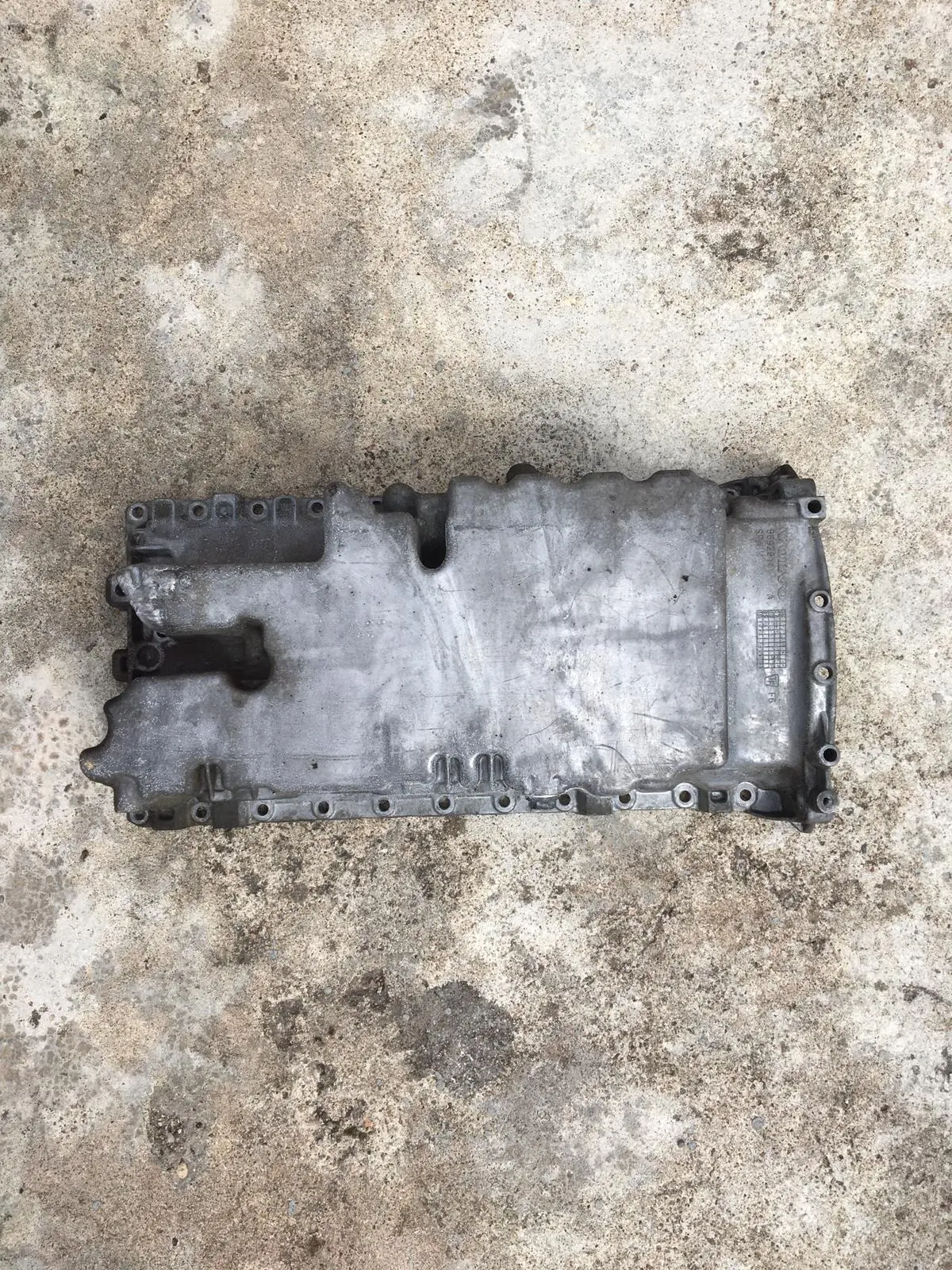 Oil Sump Pan For Volvo C30 C70 V50 S40 S40 2.4 L5 30777739, 30777912, 8692614 1