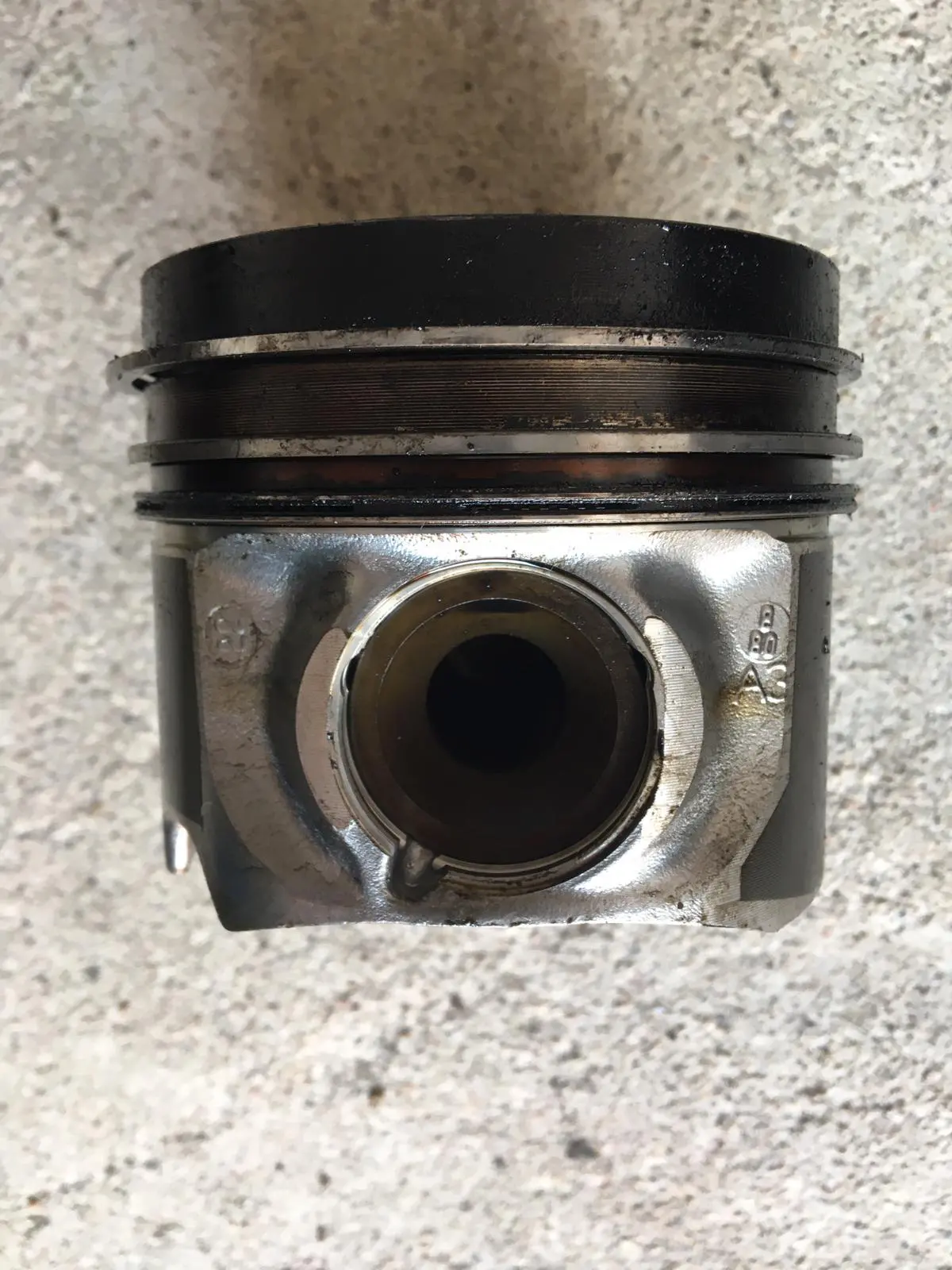 One Piston 1 X Original Mahle Audi A4 A5 A6 Q7 2,7 2.7 Tdi Engine Code Can 163Ps 190 Ps Kolben 83L82 D=83,01Mm More Available!!! 1