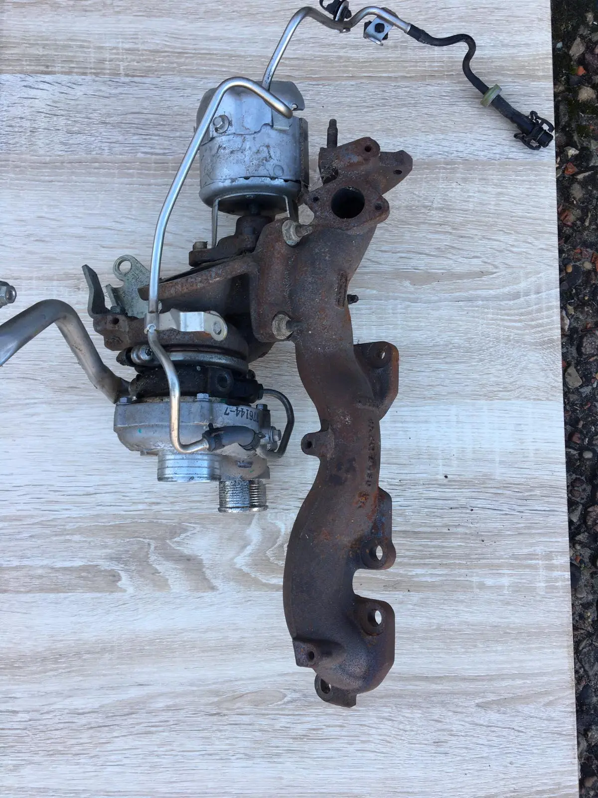 Land Rover Discovery Iv Tdv6 3.0 180Kw Exhaust Manifold Elbow Egr 9X209430da And Turbo Charger Range Rover Sport L494 3.0 Turbo And Actuator Part Number Ah2q-6K682-Af 1