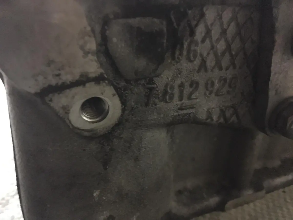 2016 Year Bmw X5 F15 3.0D Xdrive 40D Engine Code N57d30b Cylinder Head And Valves Part Number 7812929 1