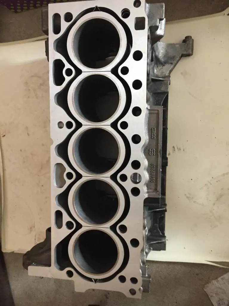 Cylinder Block For Volvo 2.4 Turbo Diesel D5244t15 Part Number 09487202 1