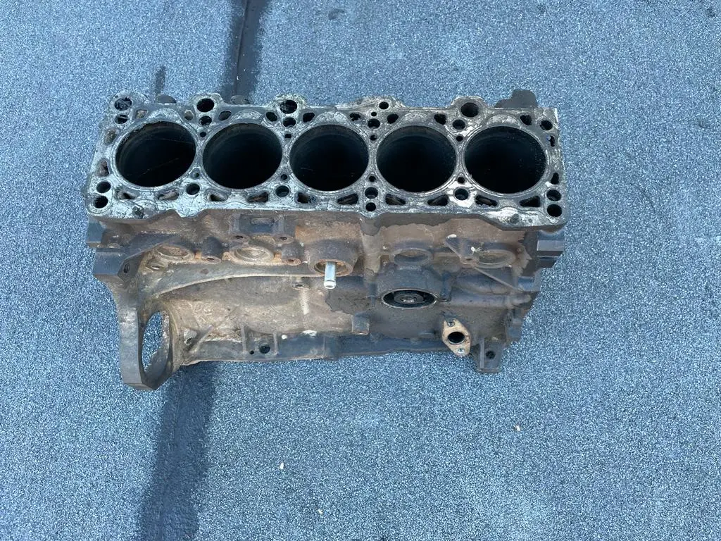 Volkswagen Vw Transporter 2.4 Aab Engine Cylinder Block For Refurb Part Number 074103021 1