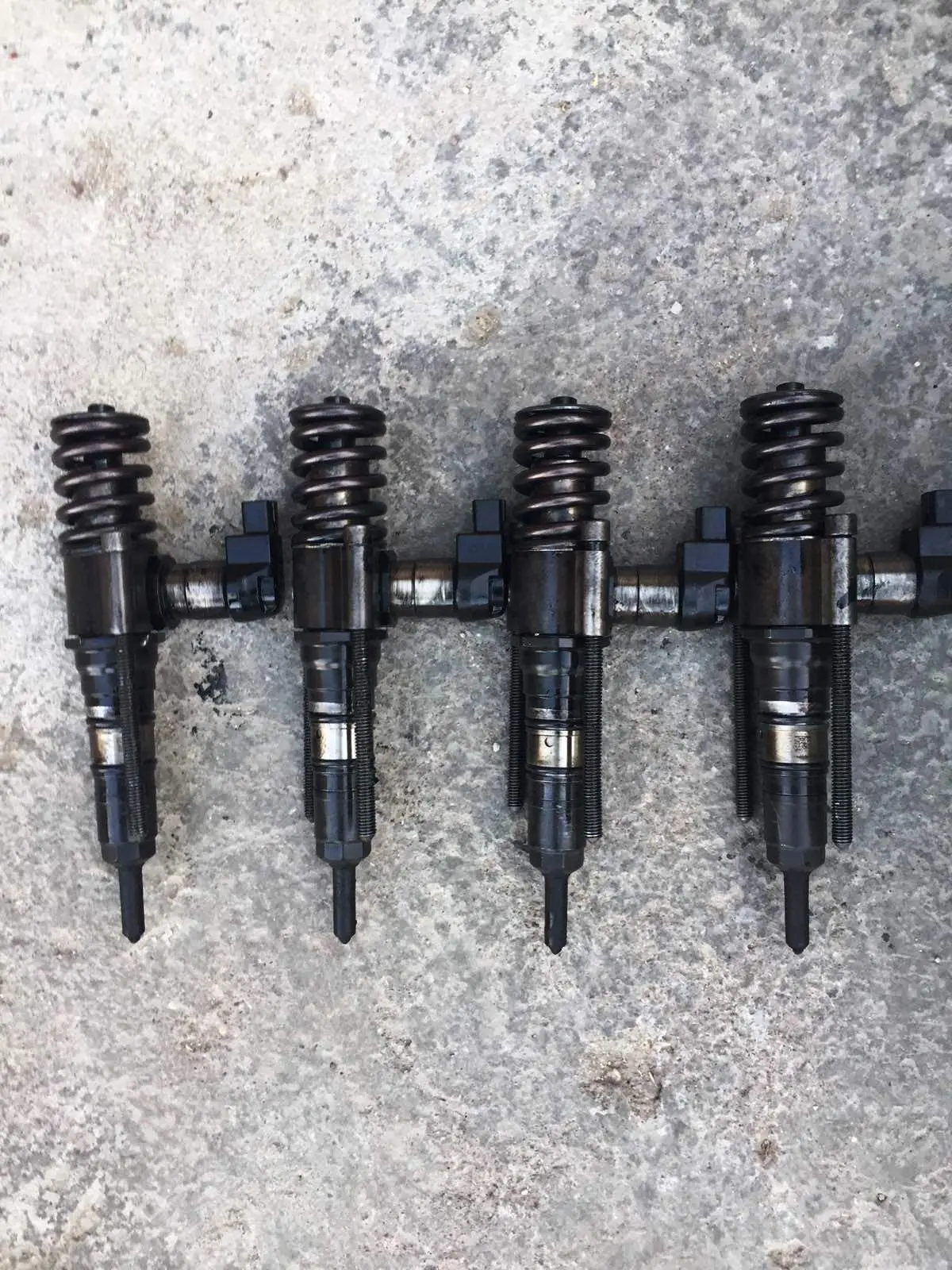 Genuine Fuel Injector 03G130073t 03G 130 073 T  Audi Vw Skoda Seat 2.0 Tdi 170 Bhp Bmn Bmr Brd 1
