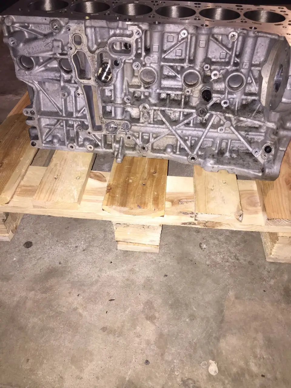 Bmw Engine Cylinder Block N57d30c 8506555 3.0 3,0 Diesel Dohc Triple-Turbo 2993 Cm³ M50d 280 Kw 381 Hp X5 X6 50D 5.0 5,0 5 7 Series E70 E71 F15 F16 F10 F11 F01 F02 F03 F04 5M 7M X5m X6m 1
