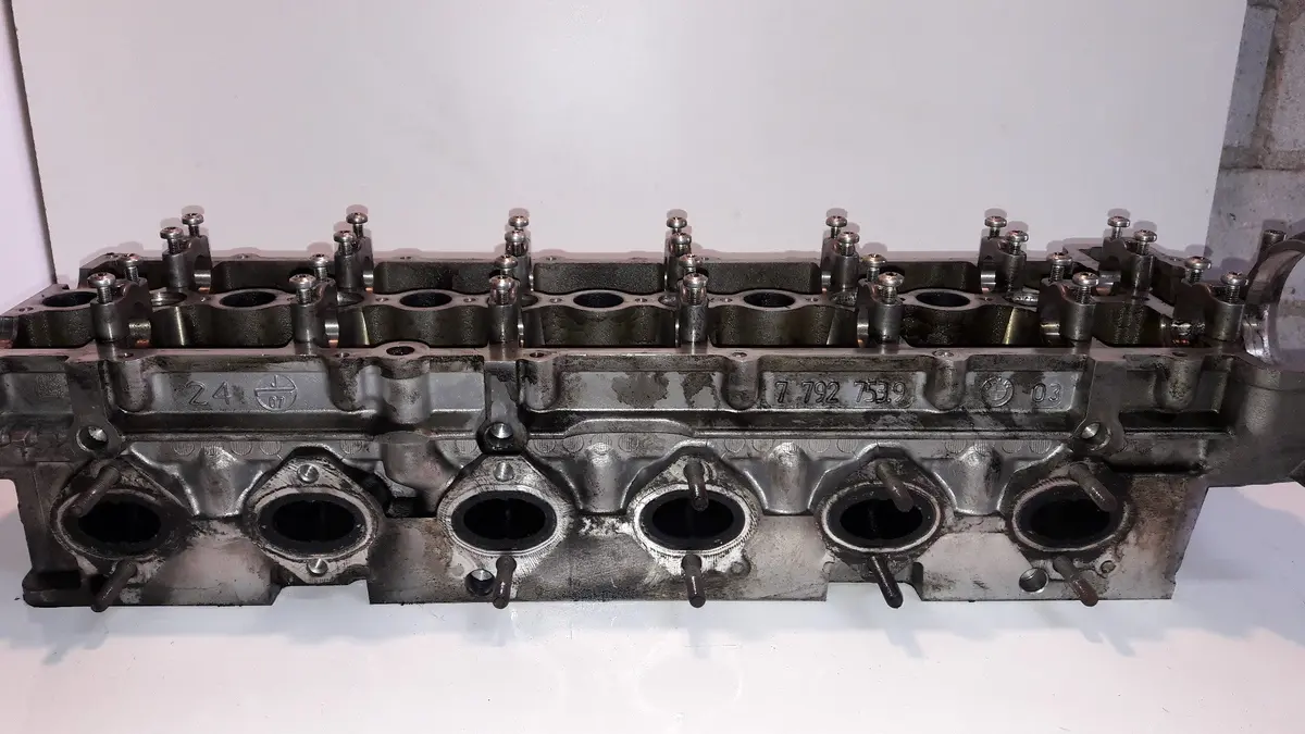 Cylinder Head 7792753.9 7 792 753 Bmw 3.0 Diesel Engine Code 306D3 E90 X5 3 5 7 E60 306D5 1