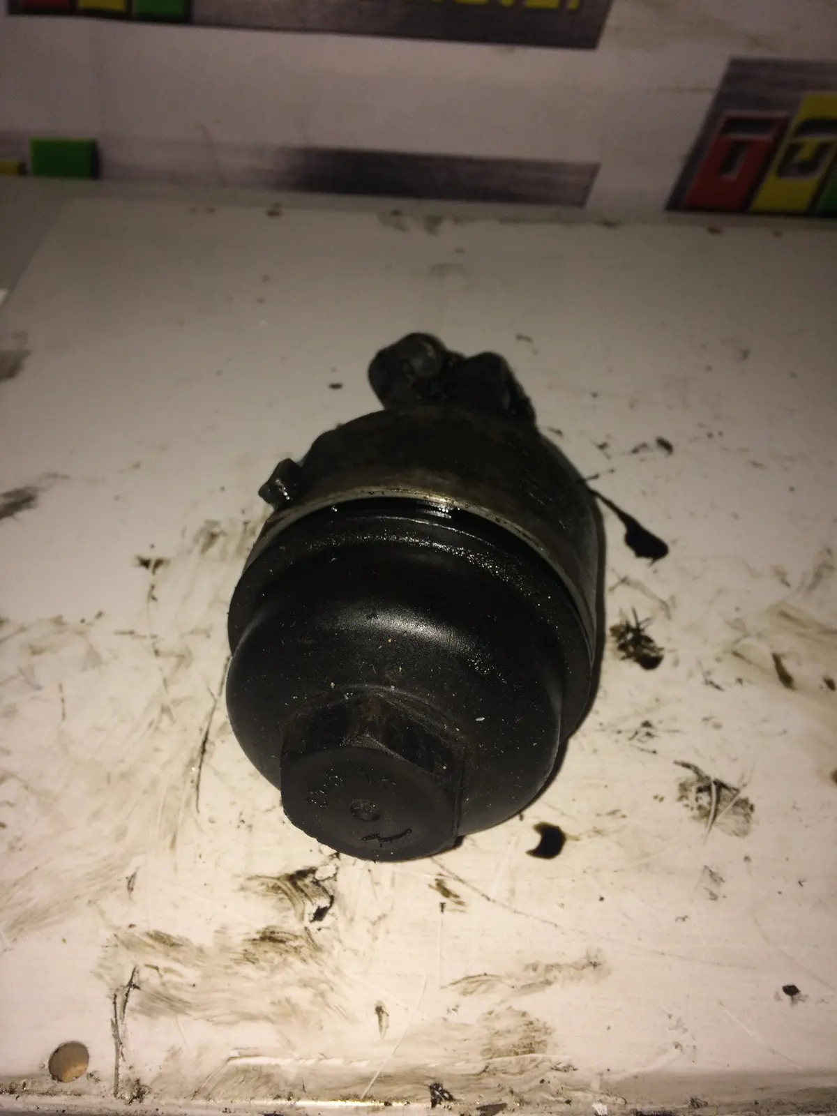 2004 Bme Skoda Seat 1.2 Petrol Engine Oil Filter Housing 03D105493d 2