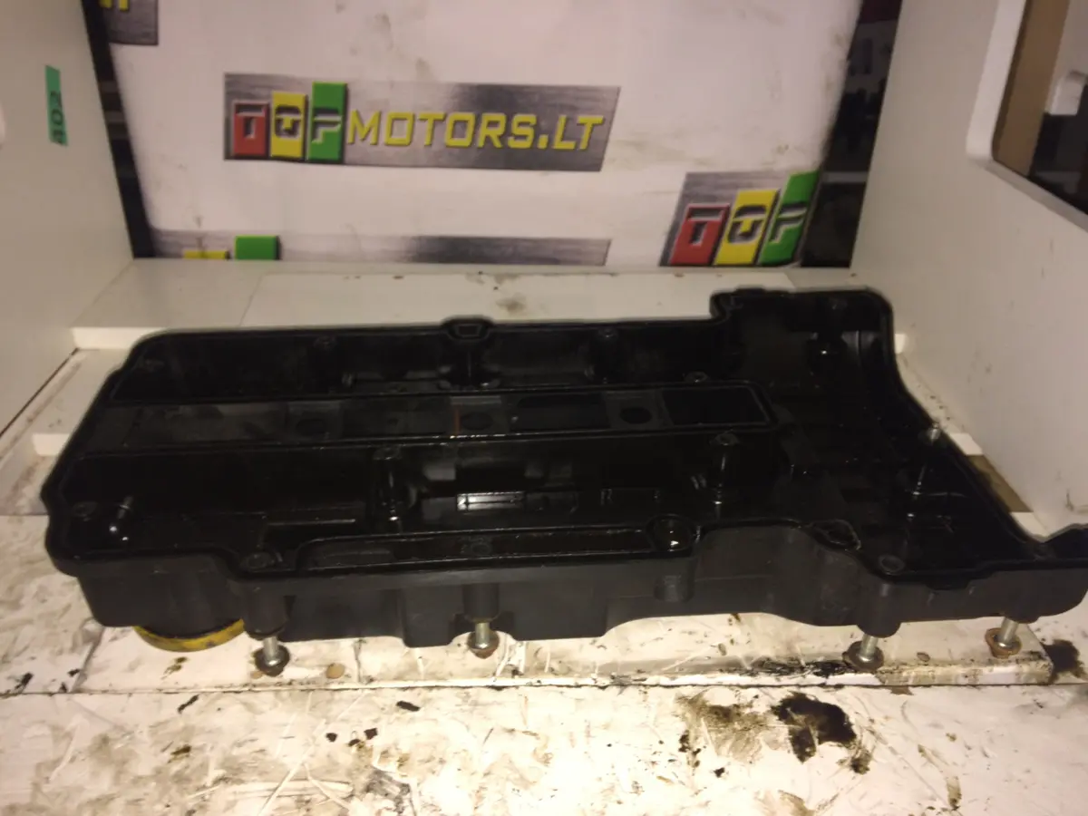 2011 A12xer Opel 1.2 Petrol Engine Cylinder Head Cover 55561426 1