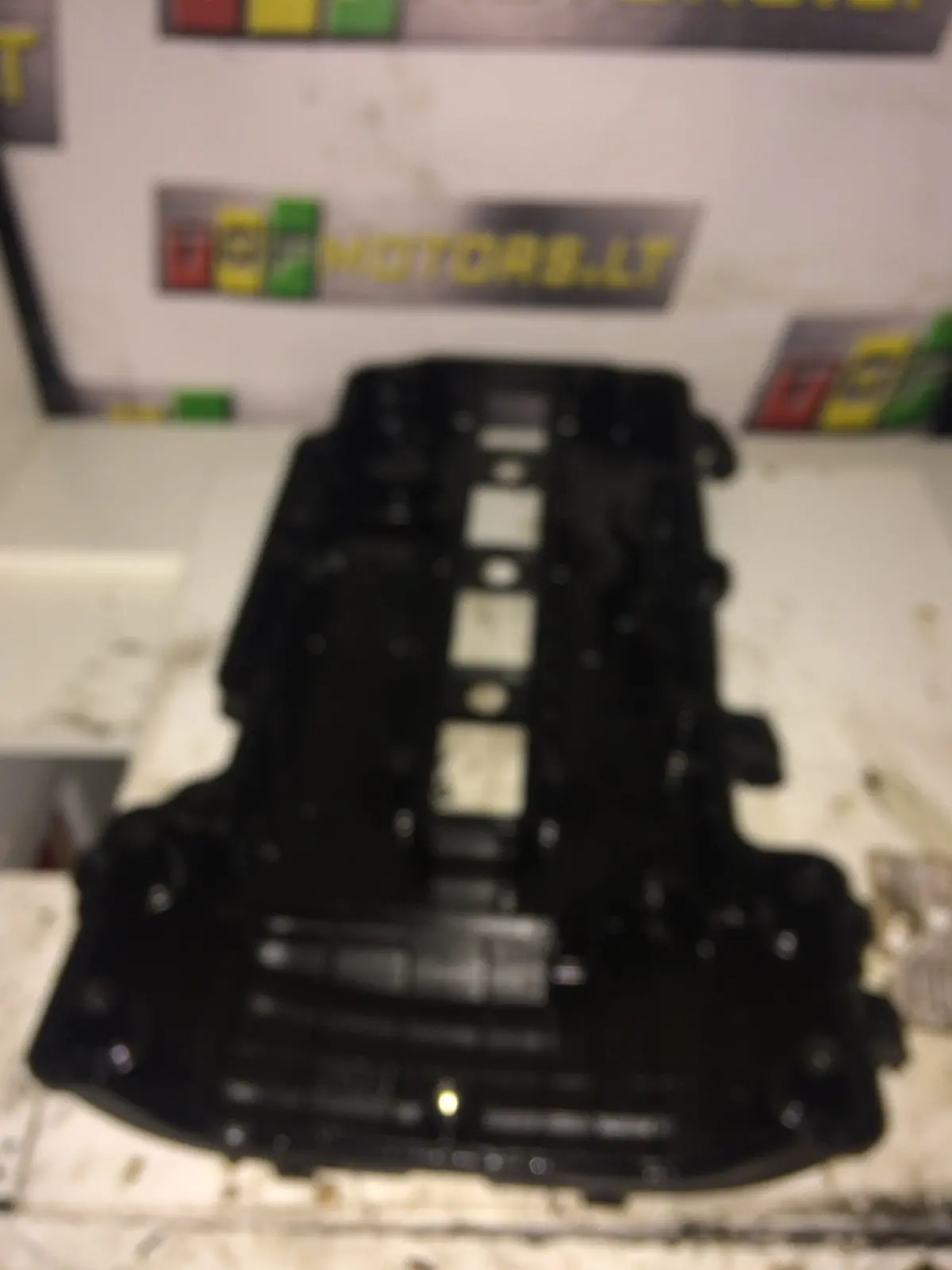 2011 A12xer Opel 1.2 Petrol Engine Cylinder Head Cover 55561426 2