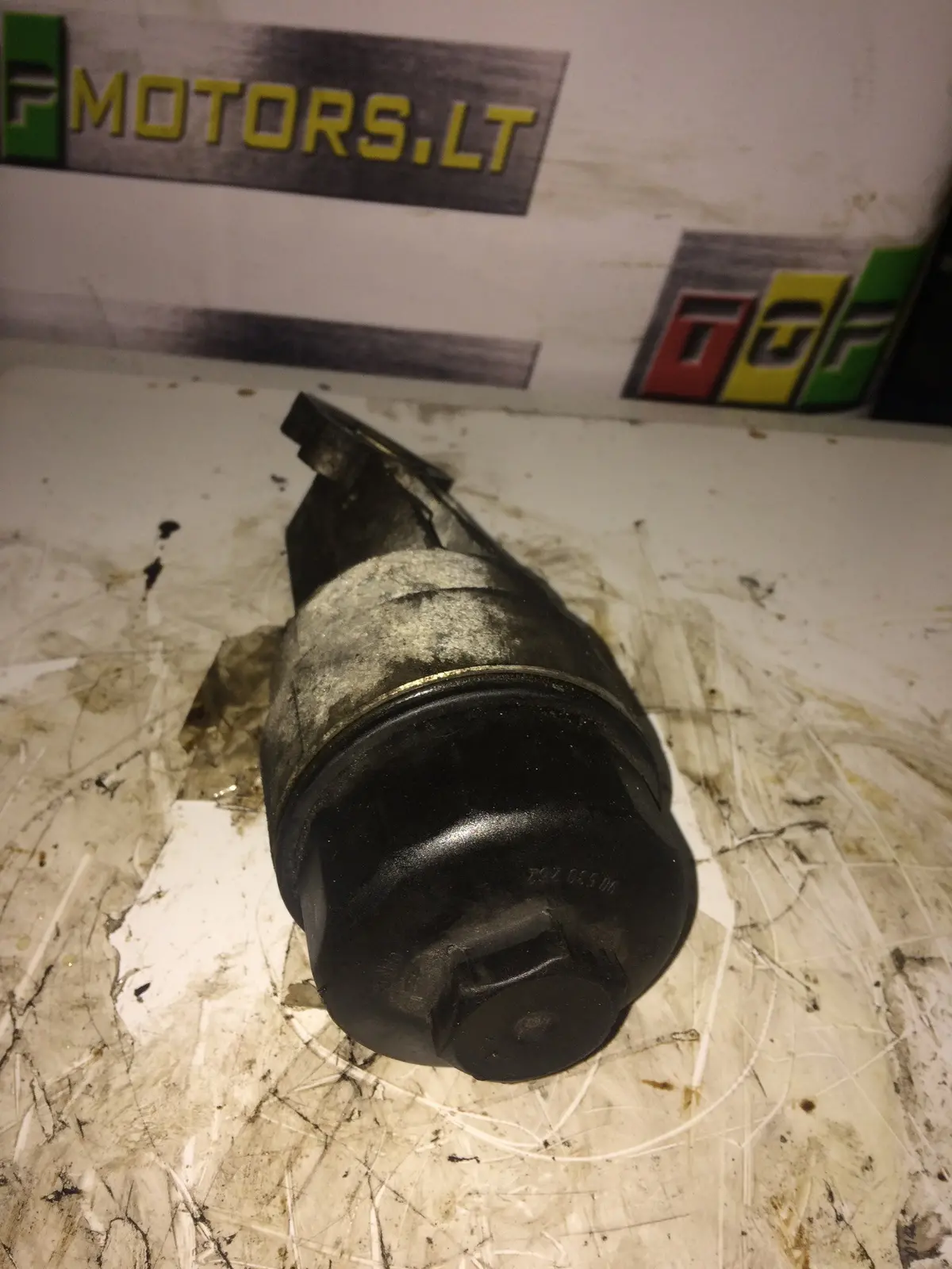 2004 Z12xep Opel 1.2 Petrol Engine Oil Filter Housing 90530259 2