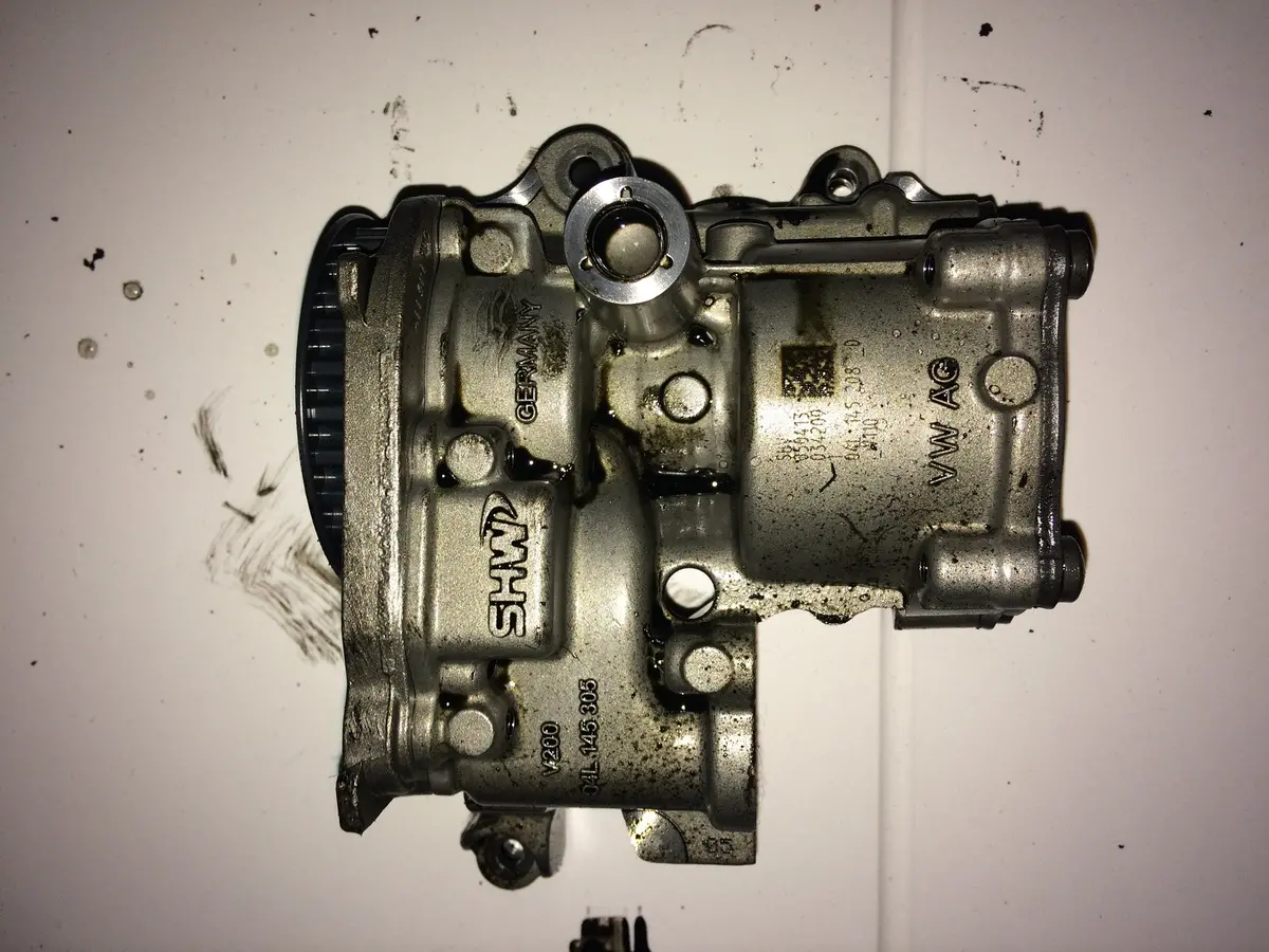 2013 Clh Audi Volkswagen Skoda Seat 1.6 Tdi Diesel Engine Oil Pump 04L145305 1