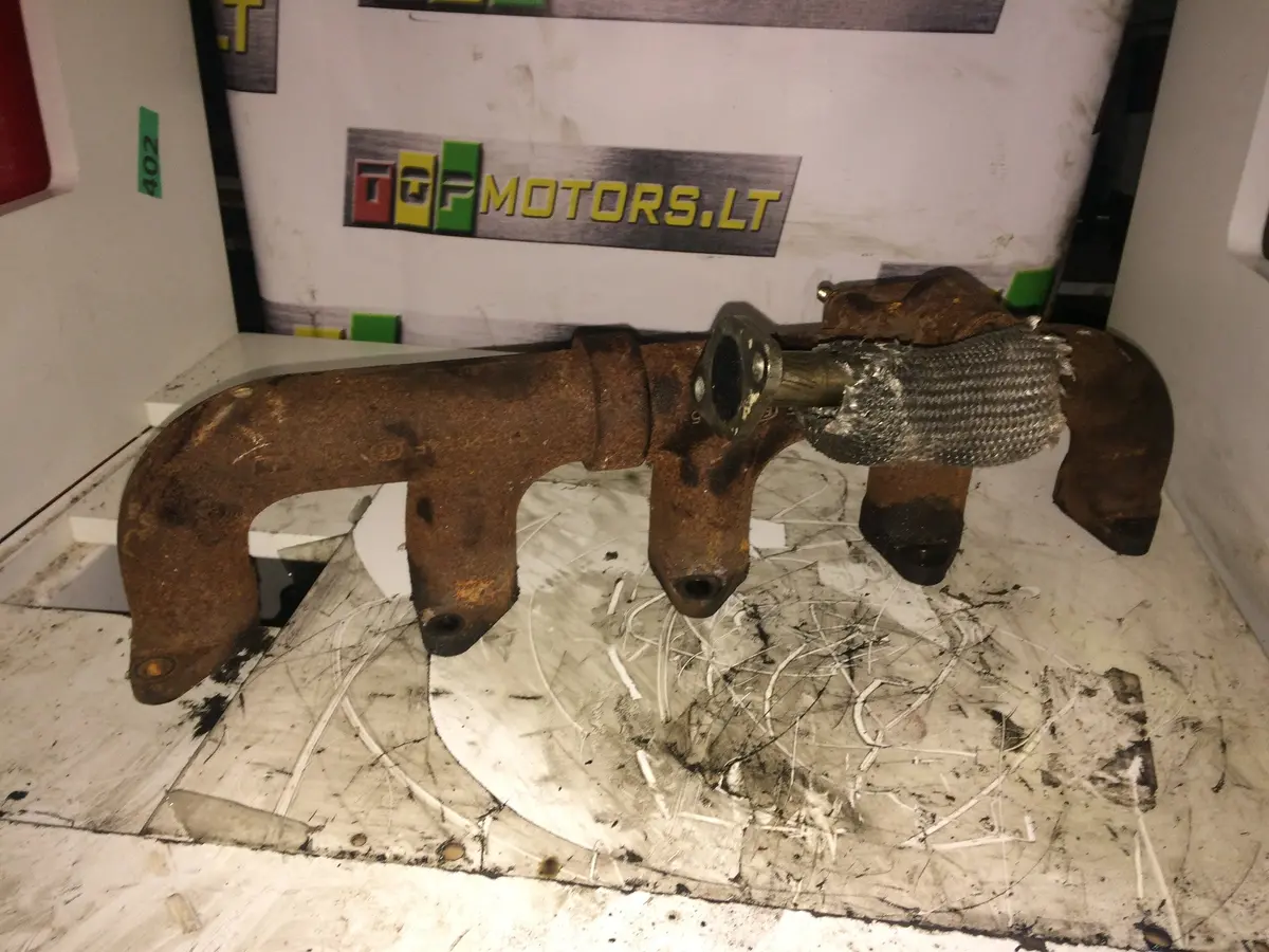 2000 Jeep 3.1 Td Turbo Diesel Engine Ex Exhaust Manifold 1