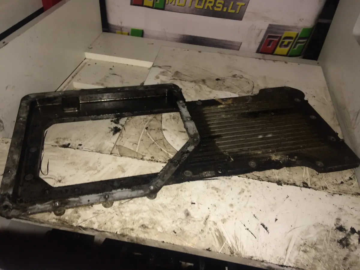 2000 Jeep 3.1 Td Turbo Diesel Engine Oil Sump 1