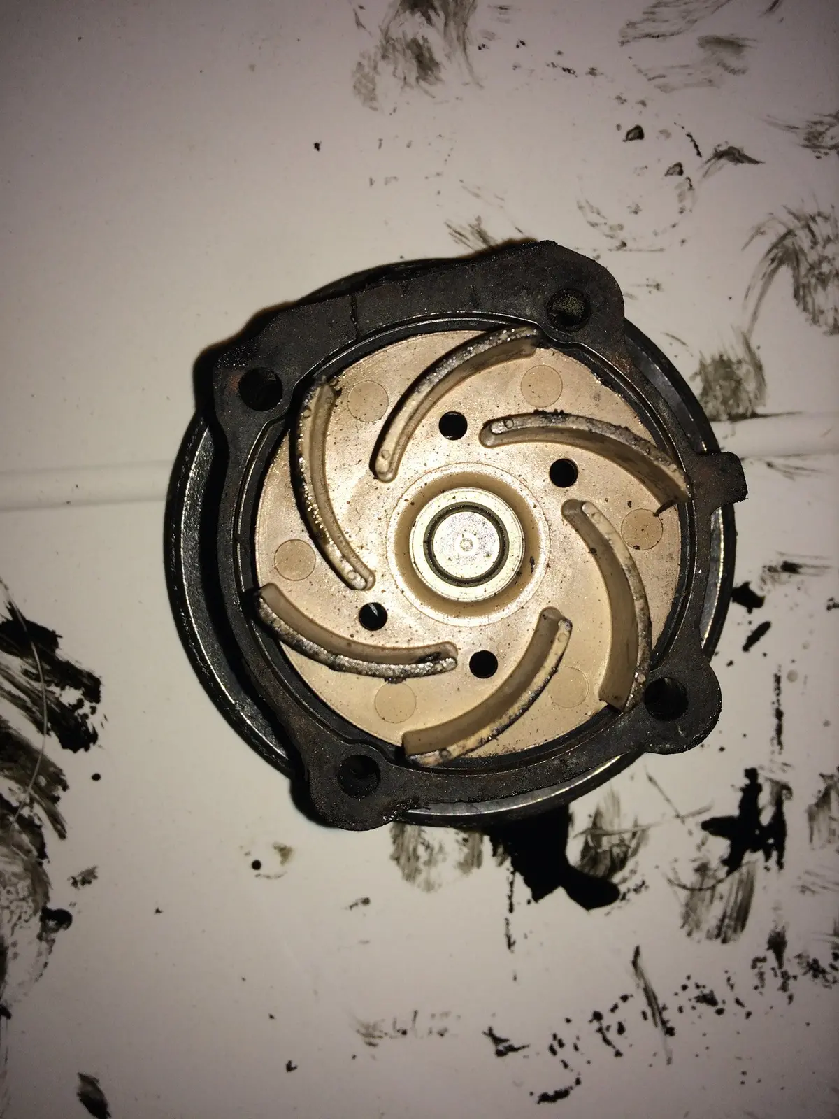 2013 Clh Audi Volkswagen Skoda Seat 1.6 Tdi Diesel Engine Water Pump 1