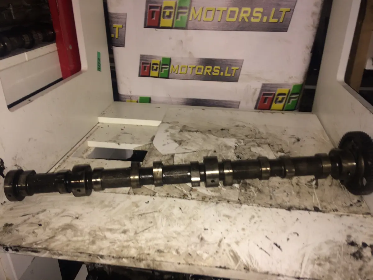 2000 Jeep 3.1 Td Turbo Diesel Engine Camshaft 1