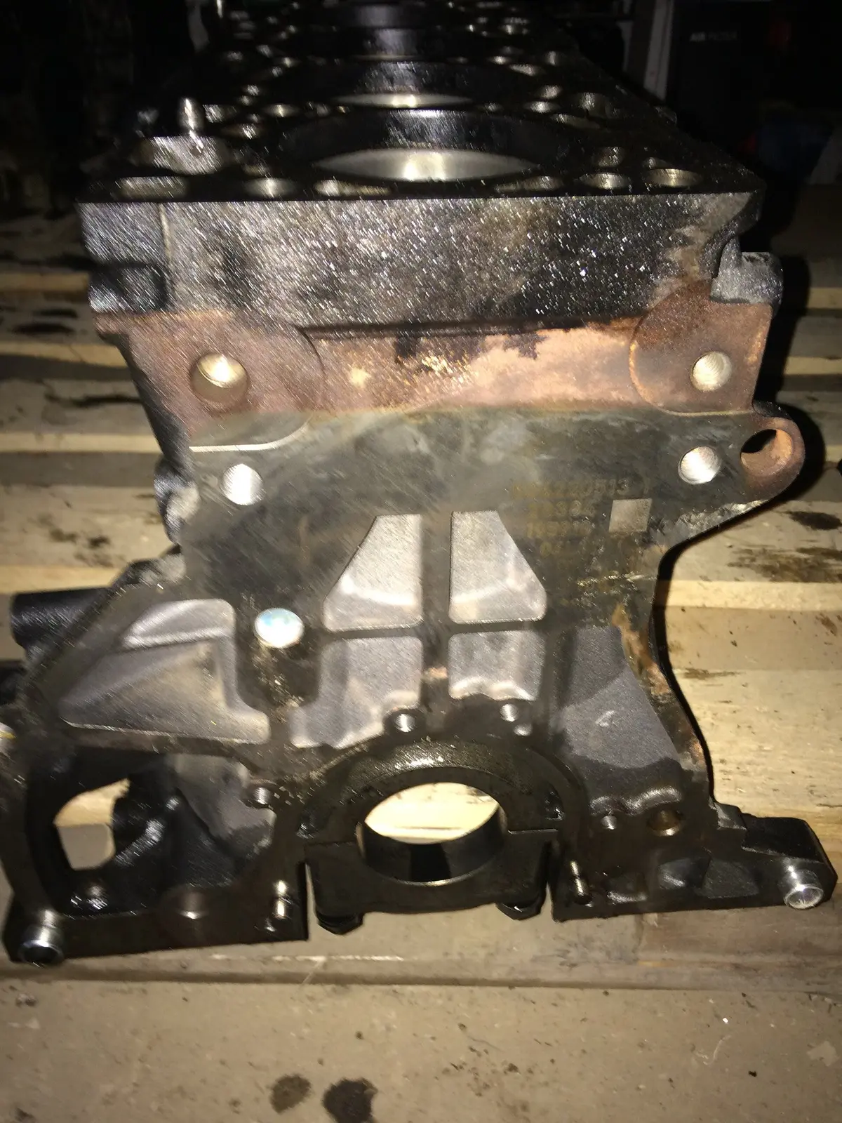 2013 Clh Audi Volkswagen Skoda Seat 1.6 Tdi Diesel Engine Block 04L023a 1