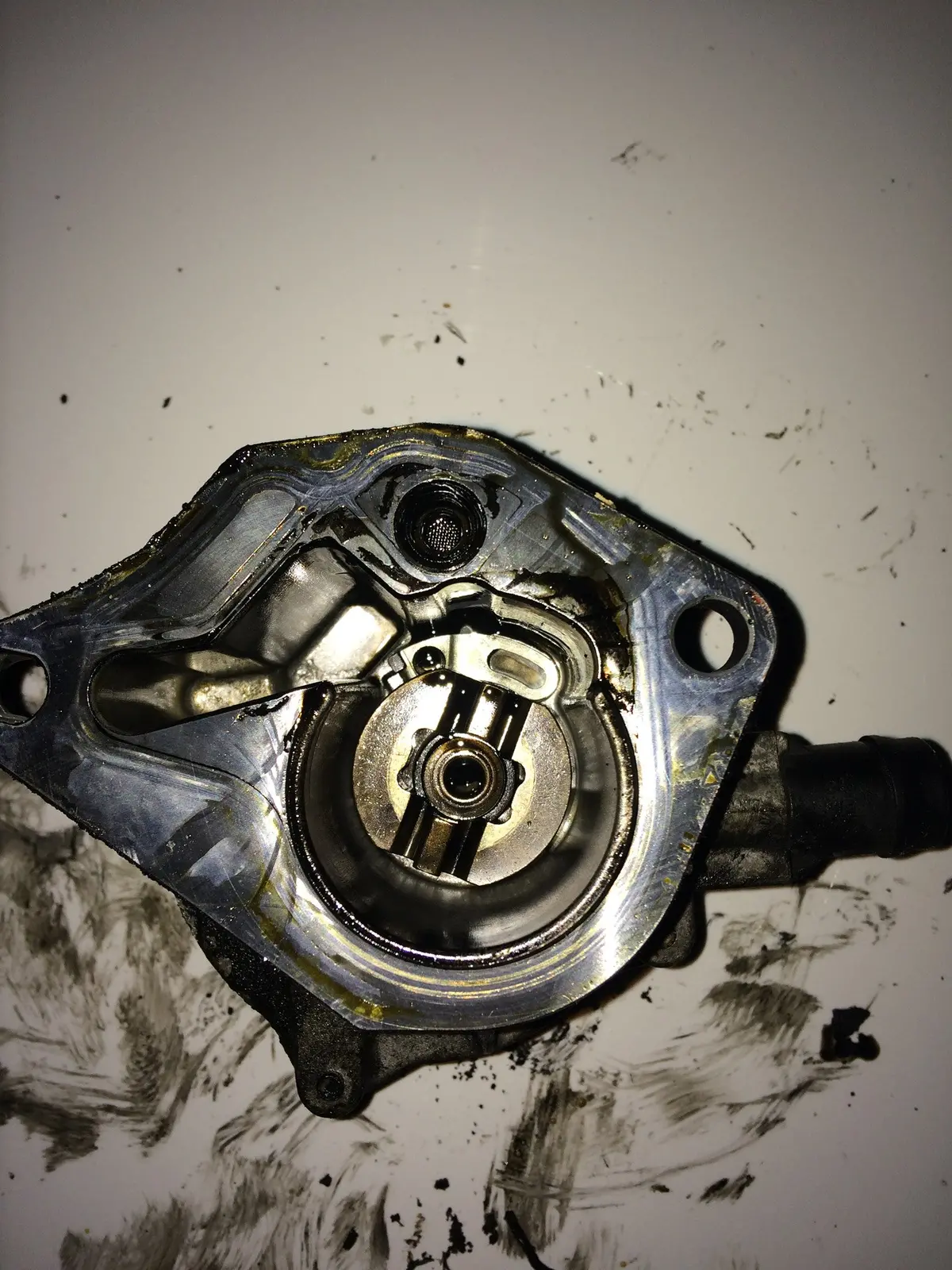 2004 K9k Renault Nissan Dacia 1.5 Dci Diesel Engine Vacuum Pump 8200113585 1