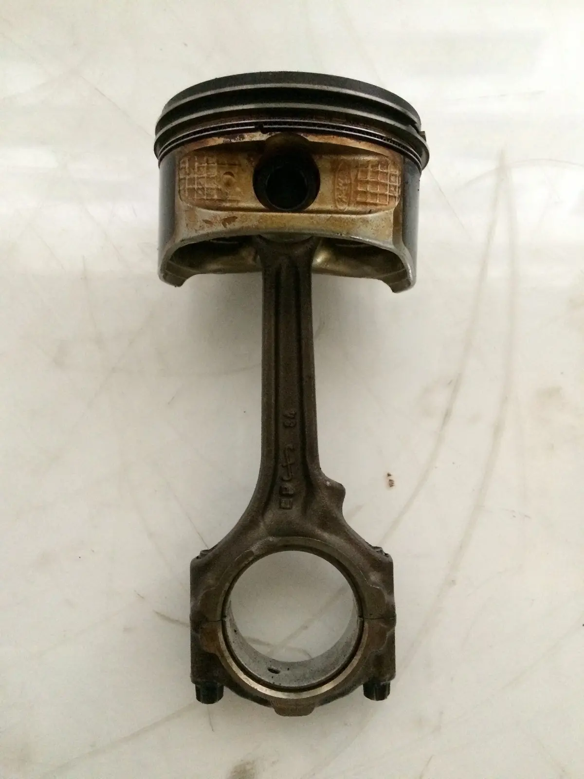 2004 Cdda Cdrb Ford Focus 1.6 Petrol Duratec Engine Piston And Connecting Rod 1