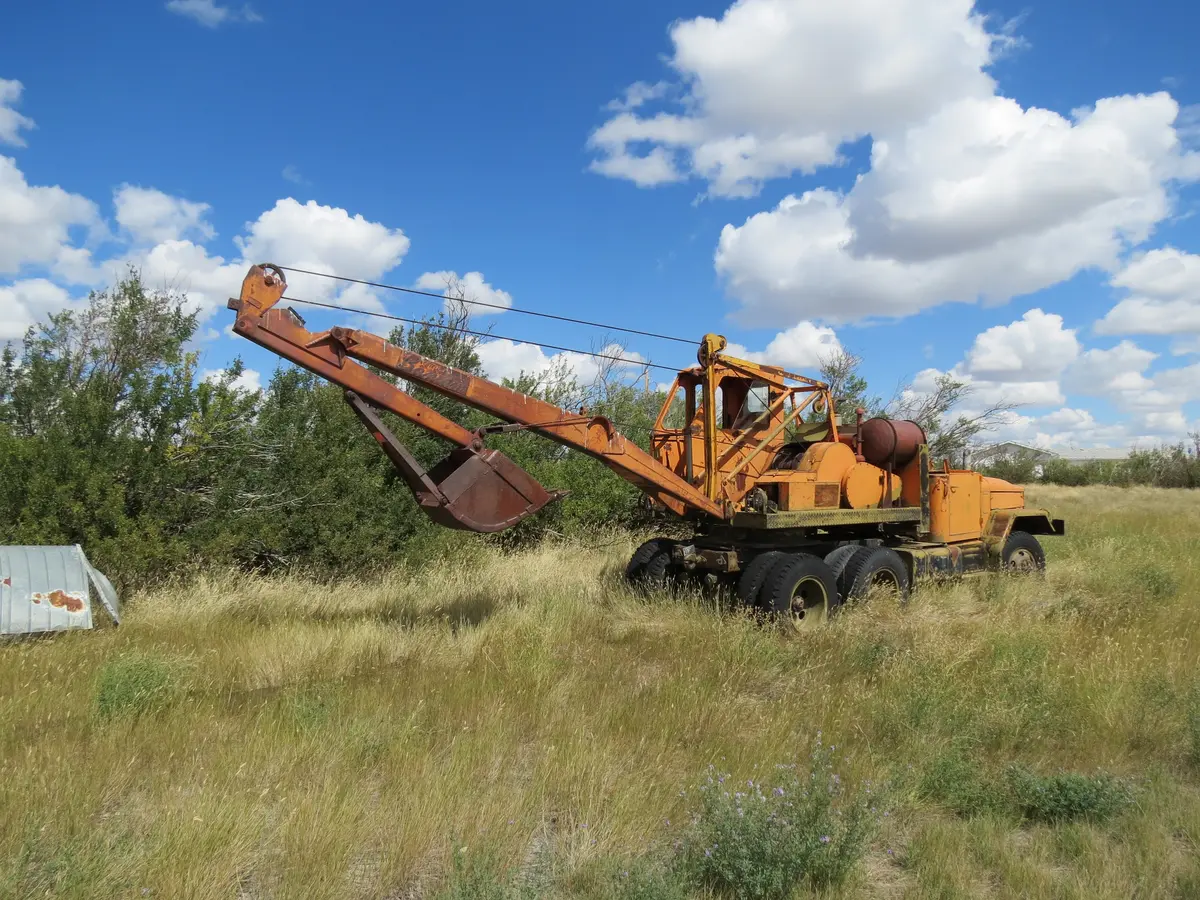 Military Truck  With Excavator Attacchment 1
