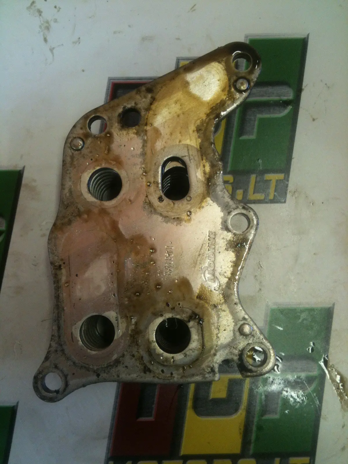5Fx  Peugeot 308 Citroen C3 2007 2008 2009 2010 1.6 Petrol Turbo Engine Oil Cooler 81583178 Ref Of0320 1