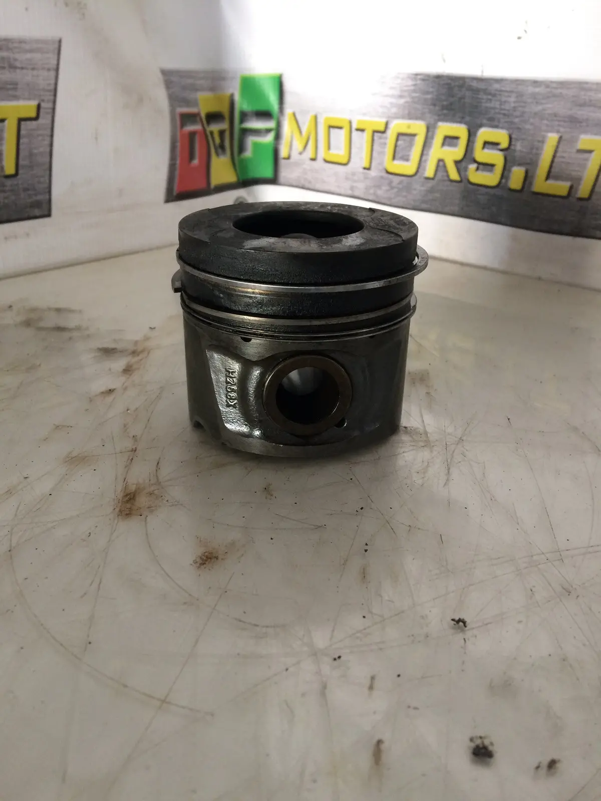 2006 276Dt 2.7 V6 Diesel Jaguar Land Rover Engine Piston 1