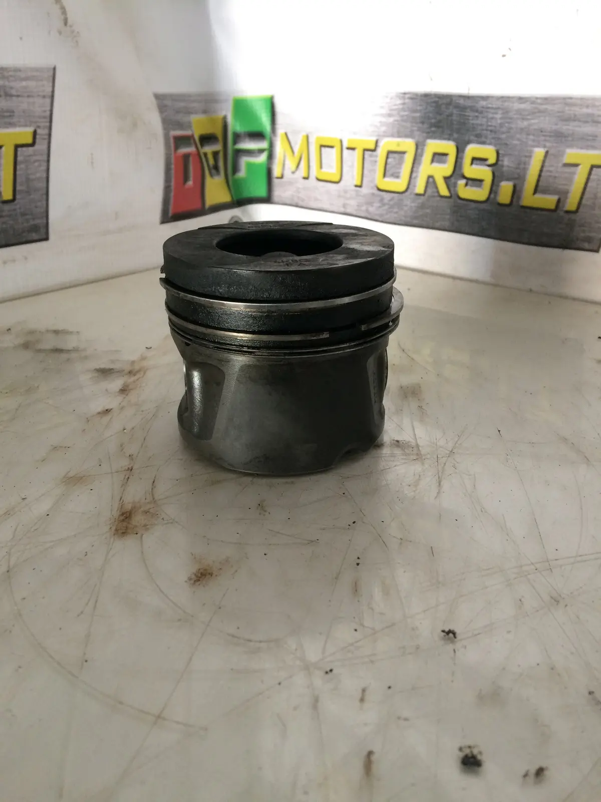 2006 276Dt 2.7 V6 Diesel Jaguar Land Rover Engine Piston 2